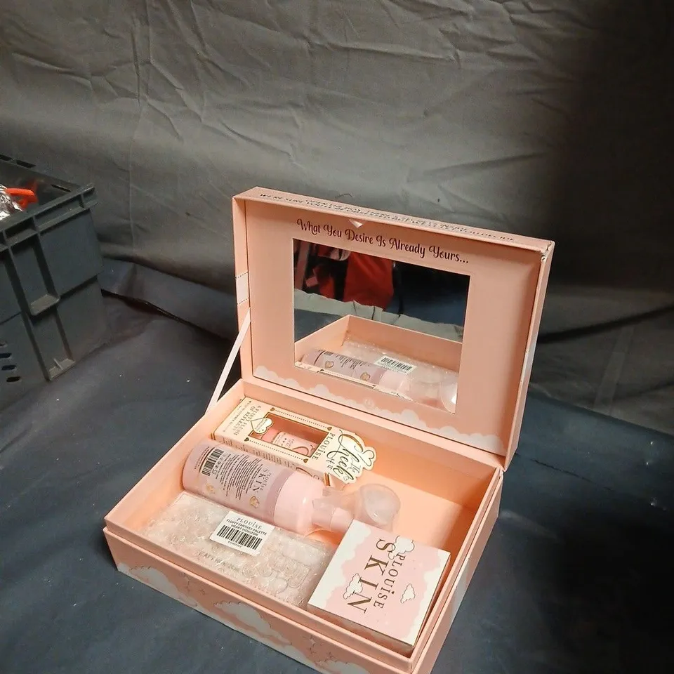 P LOUISE FULFILLMENT DREAMS GIFT SET – PINK COSMETICS BOX WITH MAKEUP ITEMS