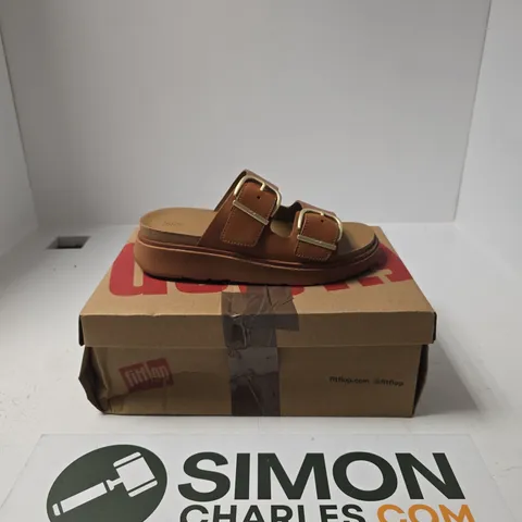 BOXED PAIR OF FITFLOP GEN-FF BUCKLE TWO BAR LEATHER SLIDES SIZE UK 5