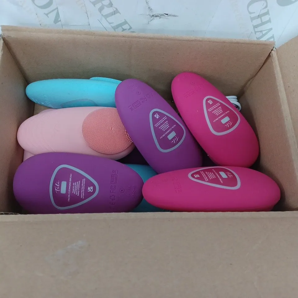 BOXED LOT OF 10 TILI FACIAL CLEANSING BRUSHES. VARIOUS COLOURS