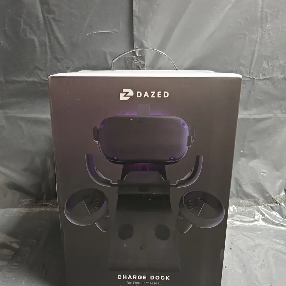 DAZED CHARGE DOCK FOR OCULUS QUEST – VR HEADSET CHARGING STATION (BOXED)