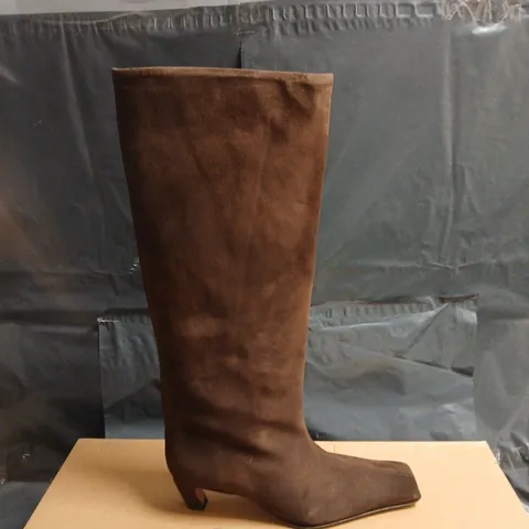 ASOS BROWN SUEDE KNEE-HIGH BOOTS (WOMEN) – MID-HEEL, BOXED UK 6