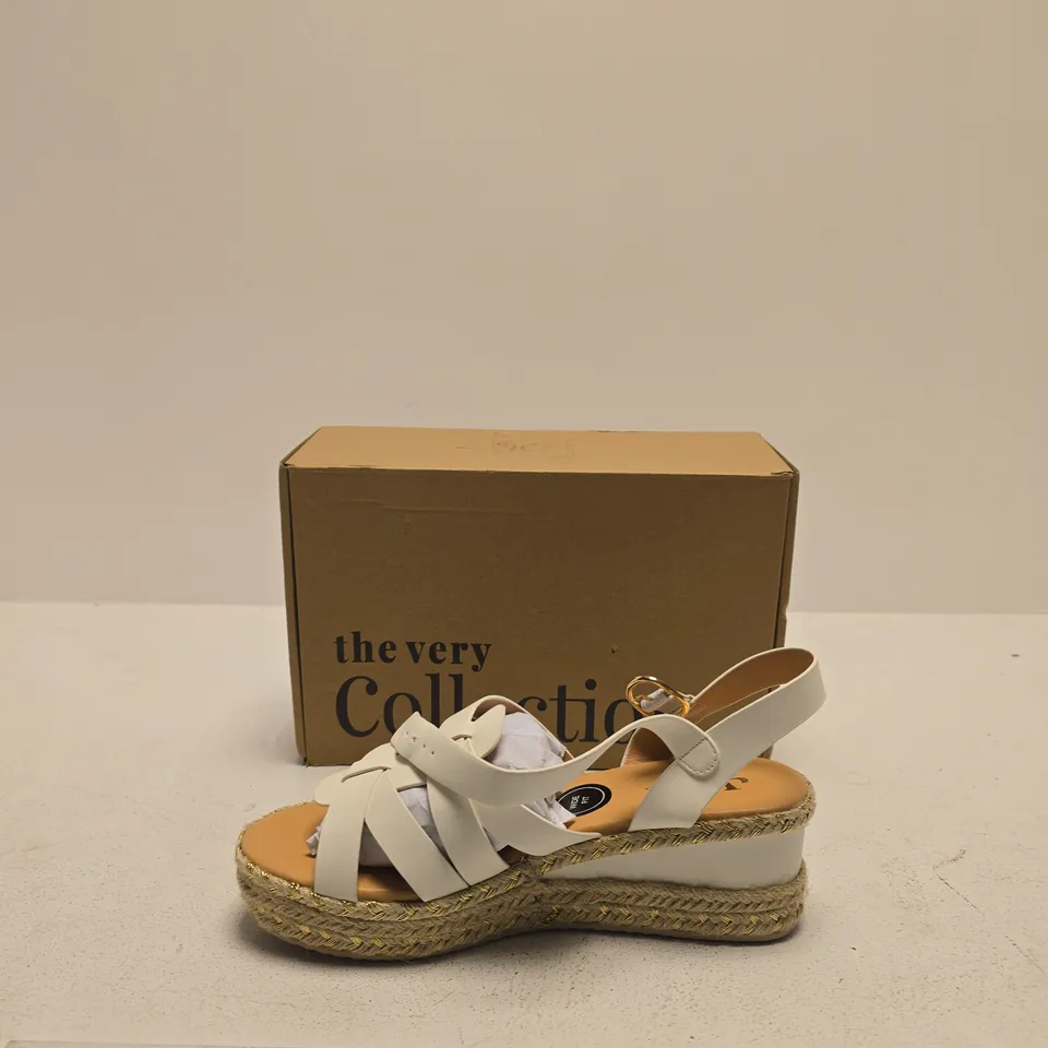 WOMEN'S WHITE ESPADRILLE WEDGE SANDALS – THE VERY COLLECTION SIZE UK 6
