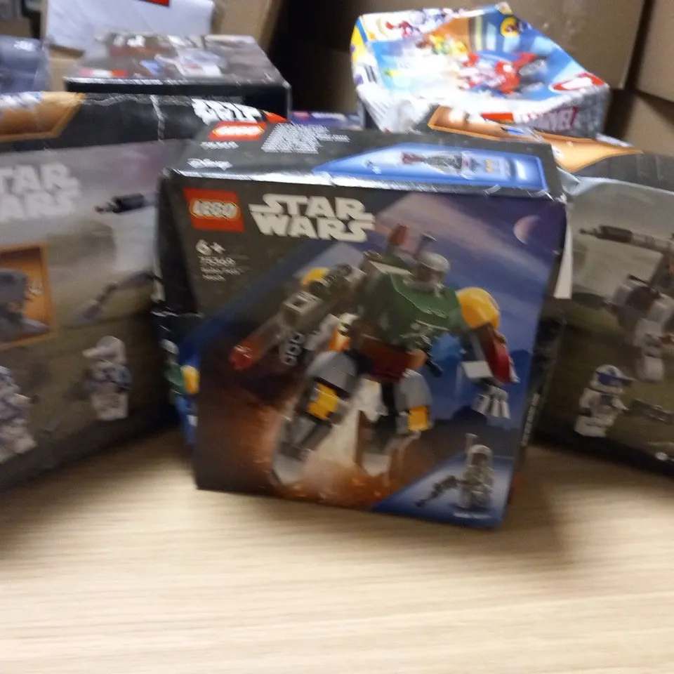 THREE ITEMS OF ASSORTED LEGO STAR WARS TO INCLUDE; 501ST CLONE TROOPERS BATTLE PACK AND BOBA FETT MECH