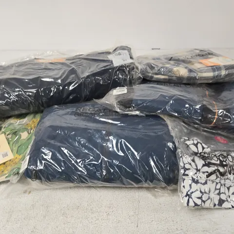 18 X ASSORTED BRAND NEW REGATTA CLOTHING PRODUCTS IN VARIOUS STYLES & SIZES 