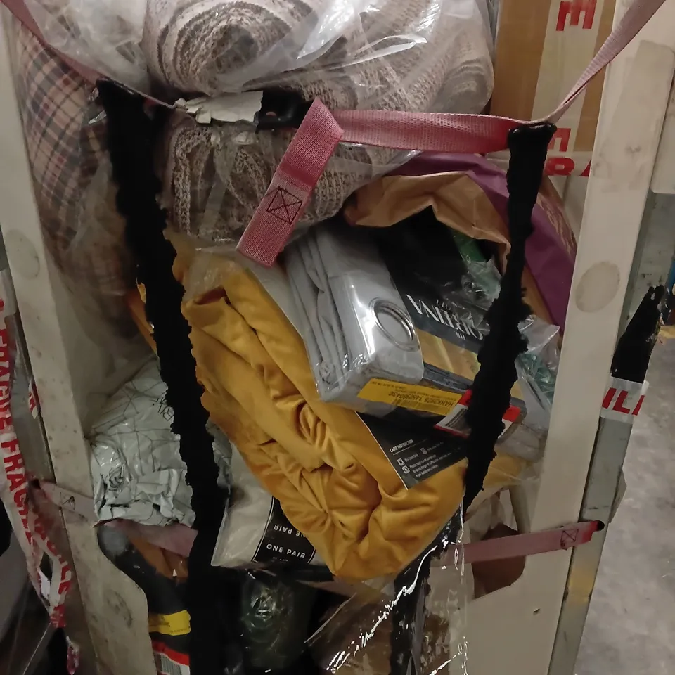 CAGE OF APPROXIMATELY 20 ASSORTED ITEMS