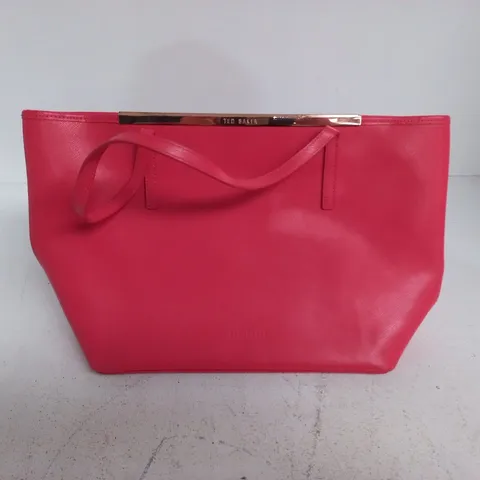 TED BAKER PINK HANDBAG WITH GOLD-TONE BAR ACCENT