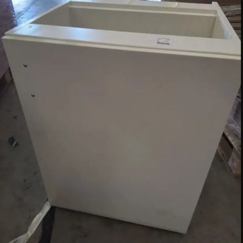PALLET OF TWO 600 HI-LINE SINGLE BASE UNITS WHITE