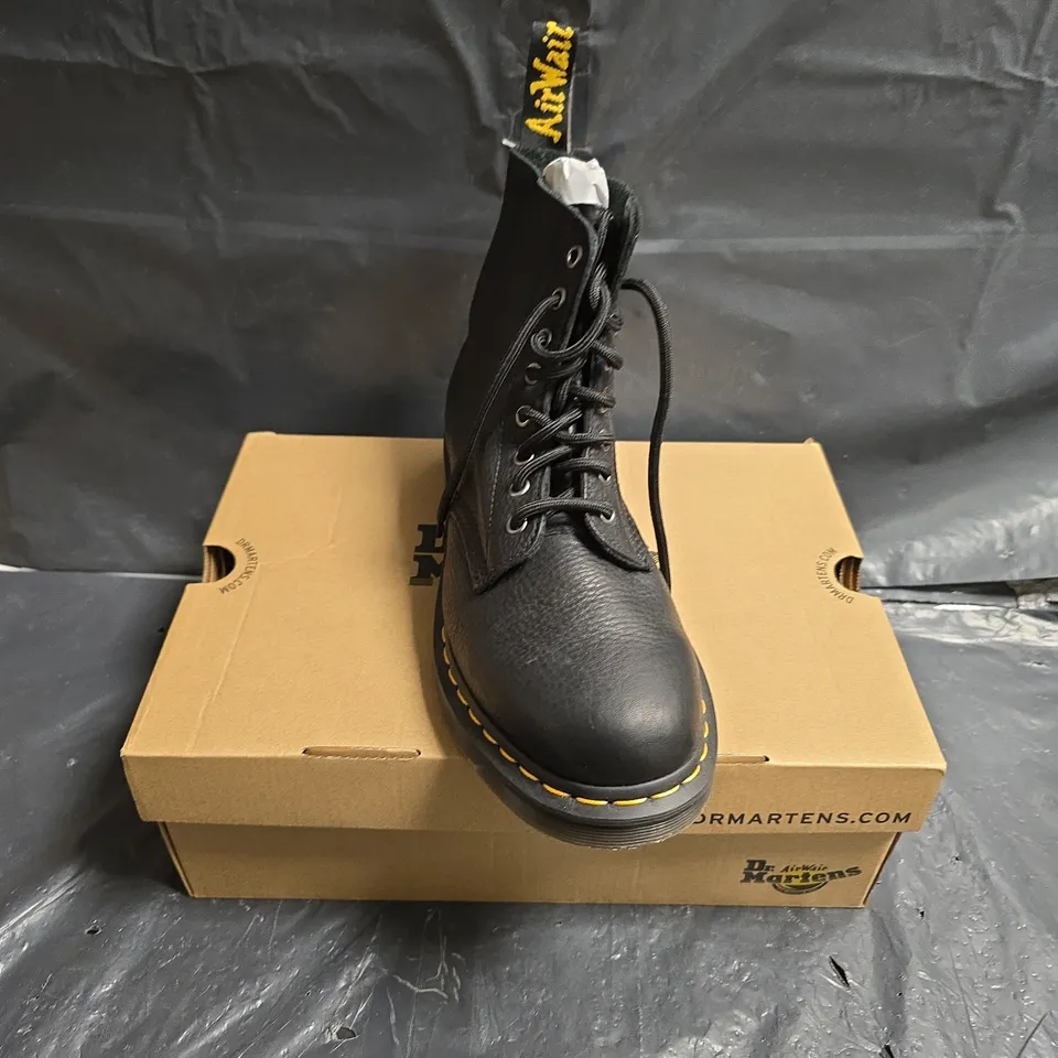 DR. MARTENS 1460 PASCAL BLACK LEATHER BOOTS – UK 7