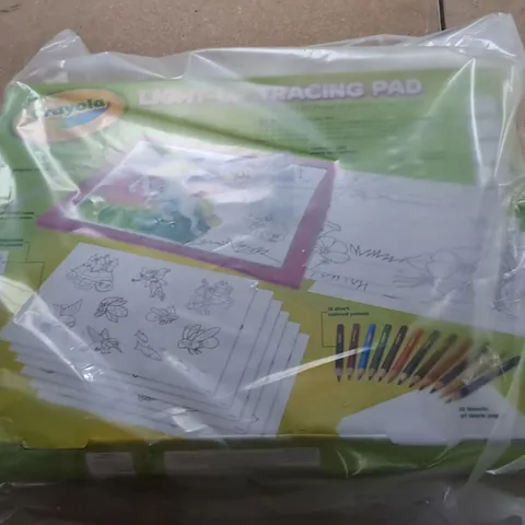 CRAYOLA LIGHT UP TRACING PAD