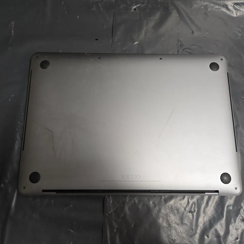 APPLE MACBOOK PRO (A1706)
