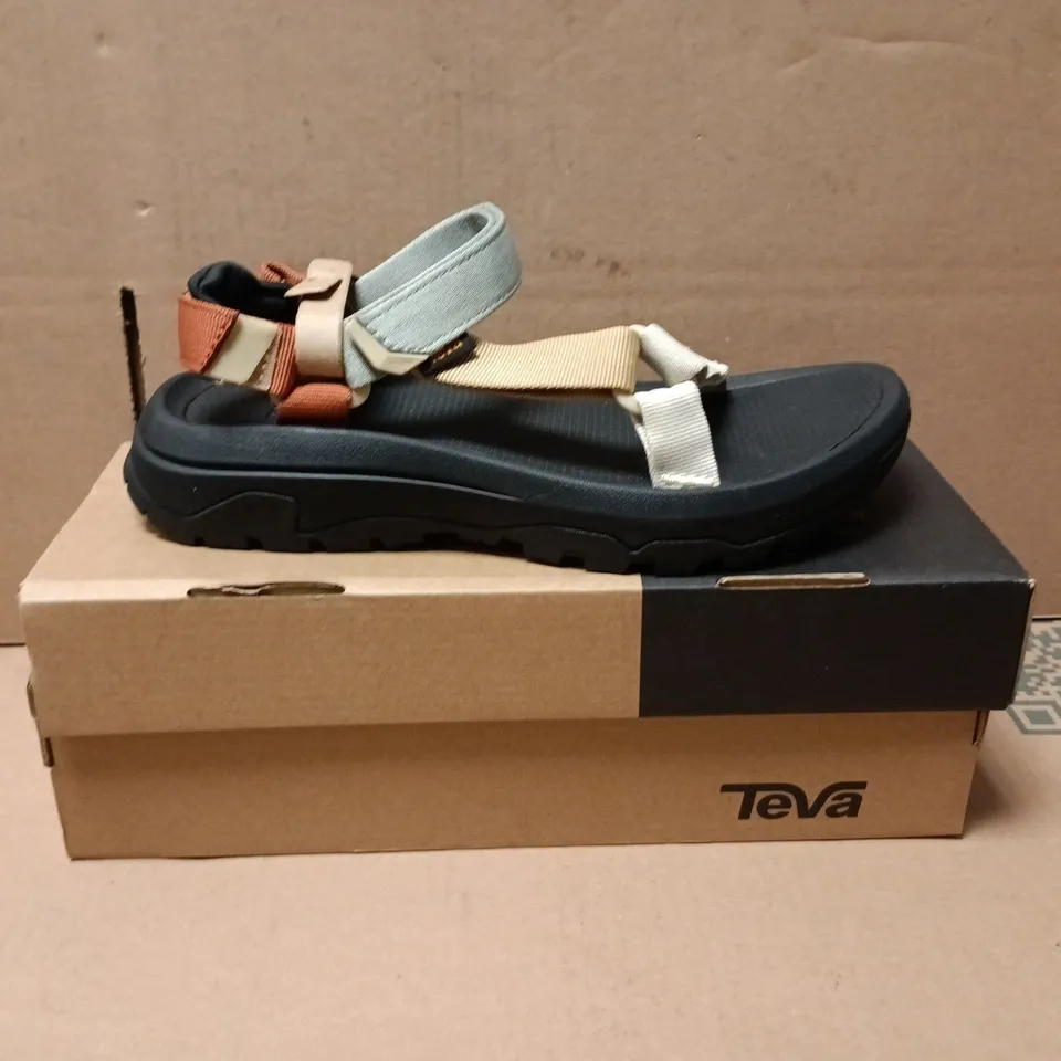 TEVA HURRICANE XLT3 WOMEN'S SANDALS – UK 7 (US 9) – BOXED