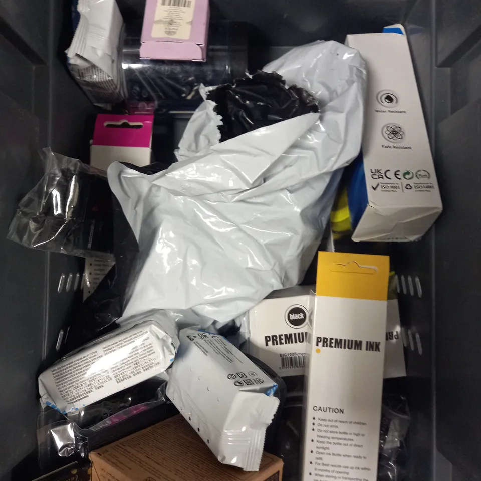 APPROXIMATELY 20 ASSORTED PRINTER INK PRODUCTS TO INCLUDE 545 BLACK, 305 BLACK, 364 XL ETC 