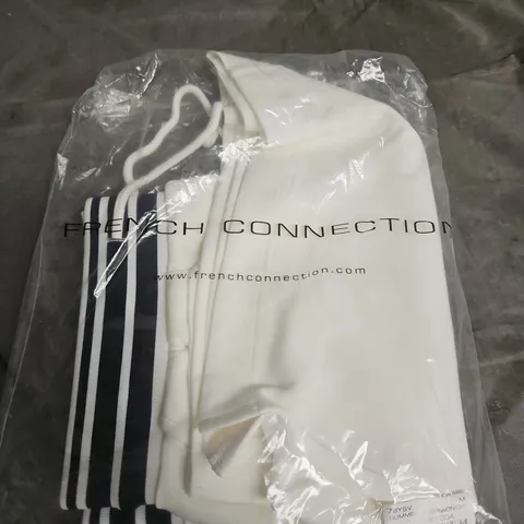 FRENCH CONNECTION WHITE & MIDNIGHT STRIPED SHORTS  – SIZE M (VERIFY MODEL)
