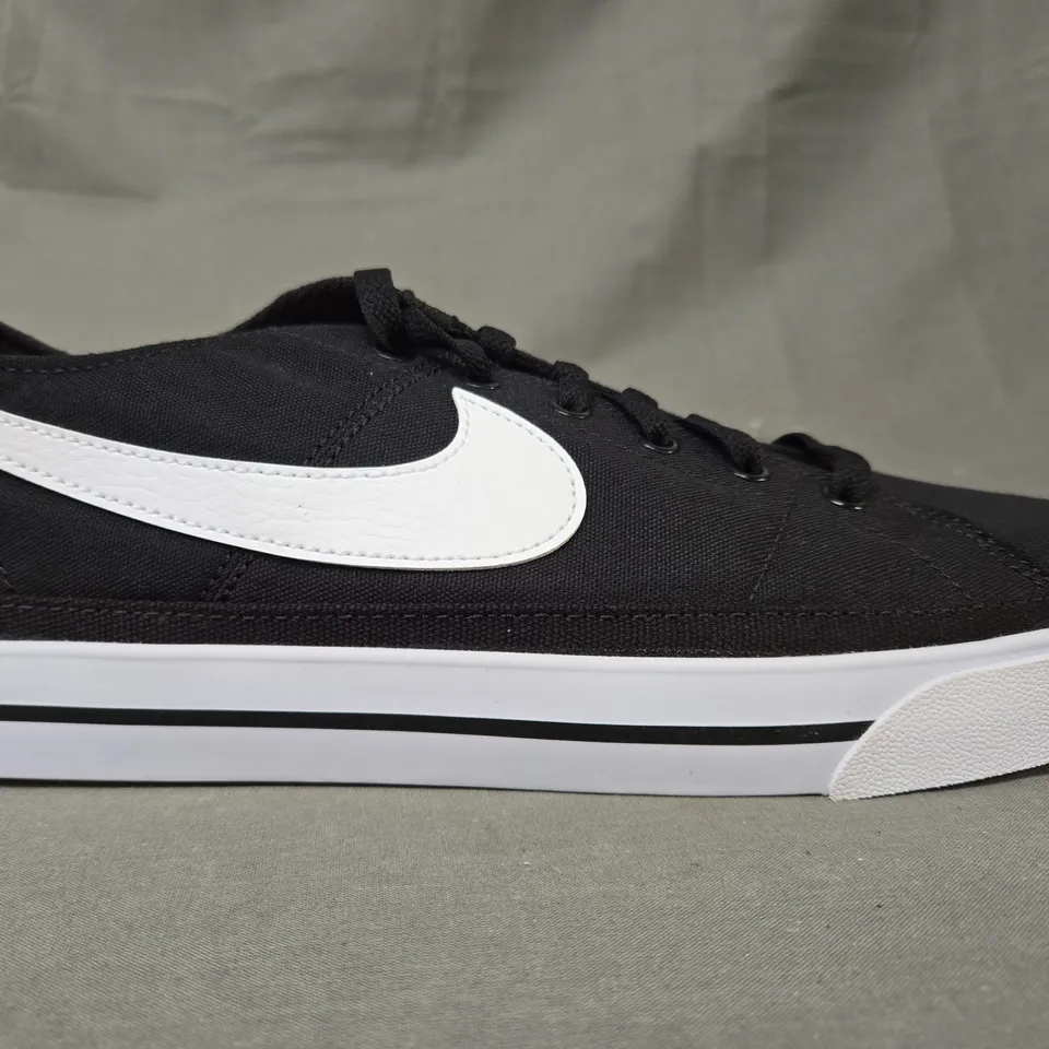 BOXED PAIR OF NIKE COURT LEGACY CANVAS SHOES IN BLACK/WHITE UK SIZE 9