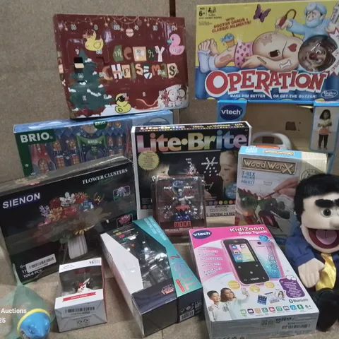 BOX CONTAINING APPROXIMATELY 10 TOYS TO INCLUDE: OPERATION GAME, PUPPET, KIDSZOOM SMART PHONE, TOBI2 SMART WATCH ETC.