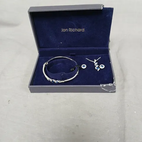 JON RICHARD SAPPHIRE AND TWIST SET. BRACELET, NECKLACE AND EARRINGS
