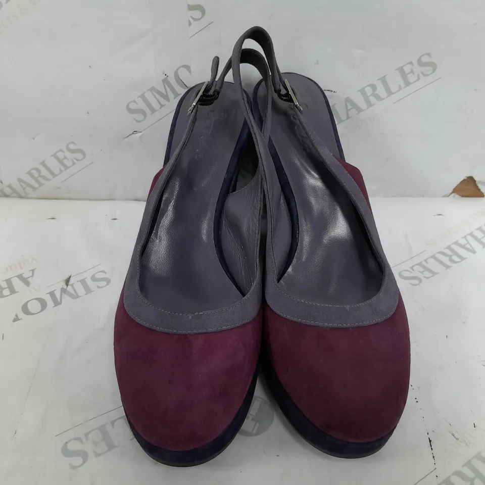 PAIR OF BODEN ANKLE BUCKLE RAISED HEEL SHOES IN RED/NAVY - SIZE 39