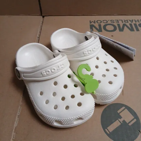 PAIR OF CROCS CLASSIC CLOG TODDLER – WHITE - CHILDRENS 9