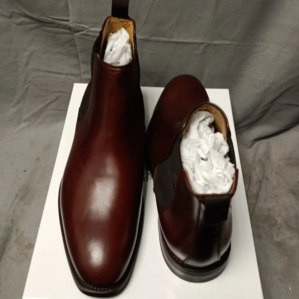 BOXED RUSSELL & BROMLEY BURLINGTON MEN'S CHELSEA BOOTS - TAN LEATHER, UK 10 (EU 44)