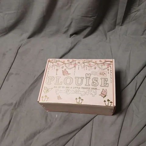 PLOUISE MAKE-UP BOX – PINK PACKAGING WITH BUTTERFLY DESIGN