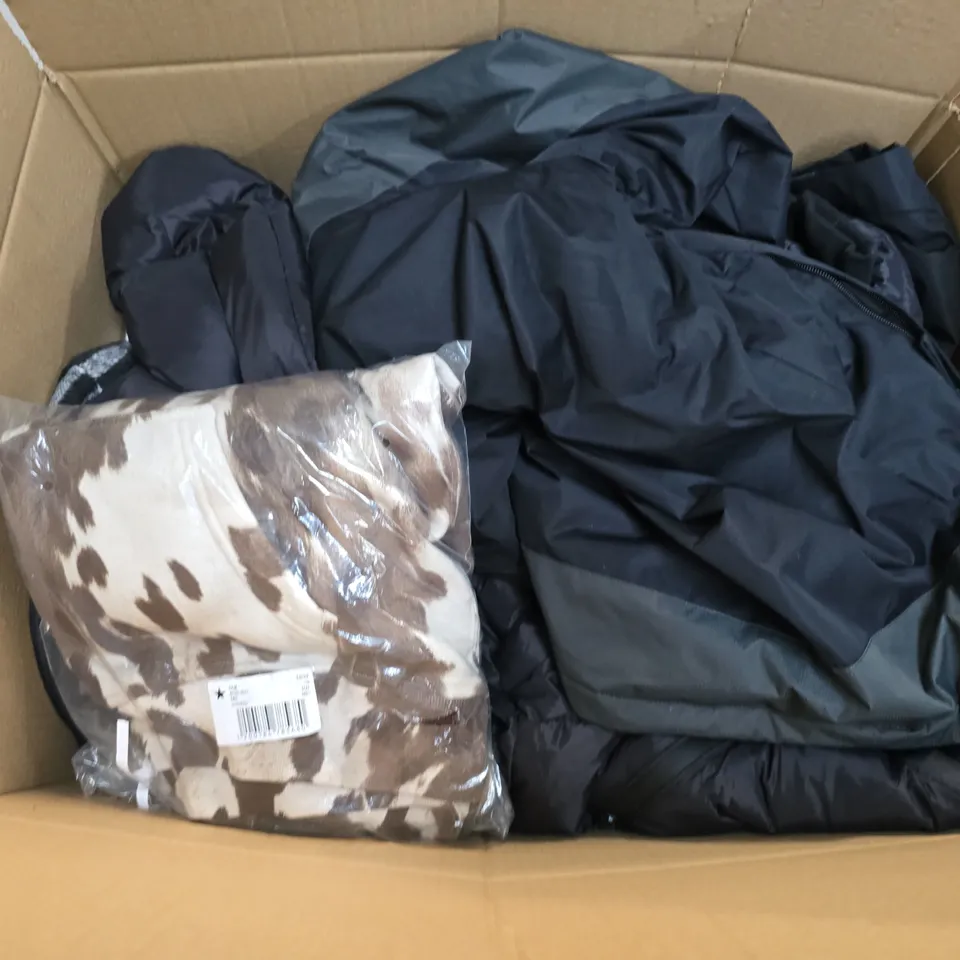 APPROXIMATELY 25 ASSORTED CLOTHING AND FASHION PRODUCTS IN VARIOUS STYLES AND SIZES - COLLECTION ONLY