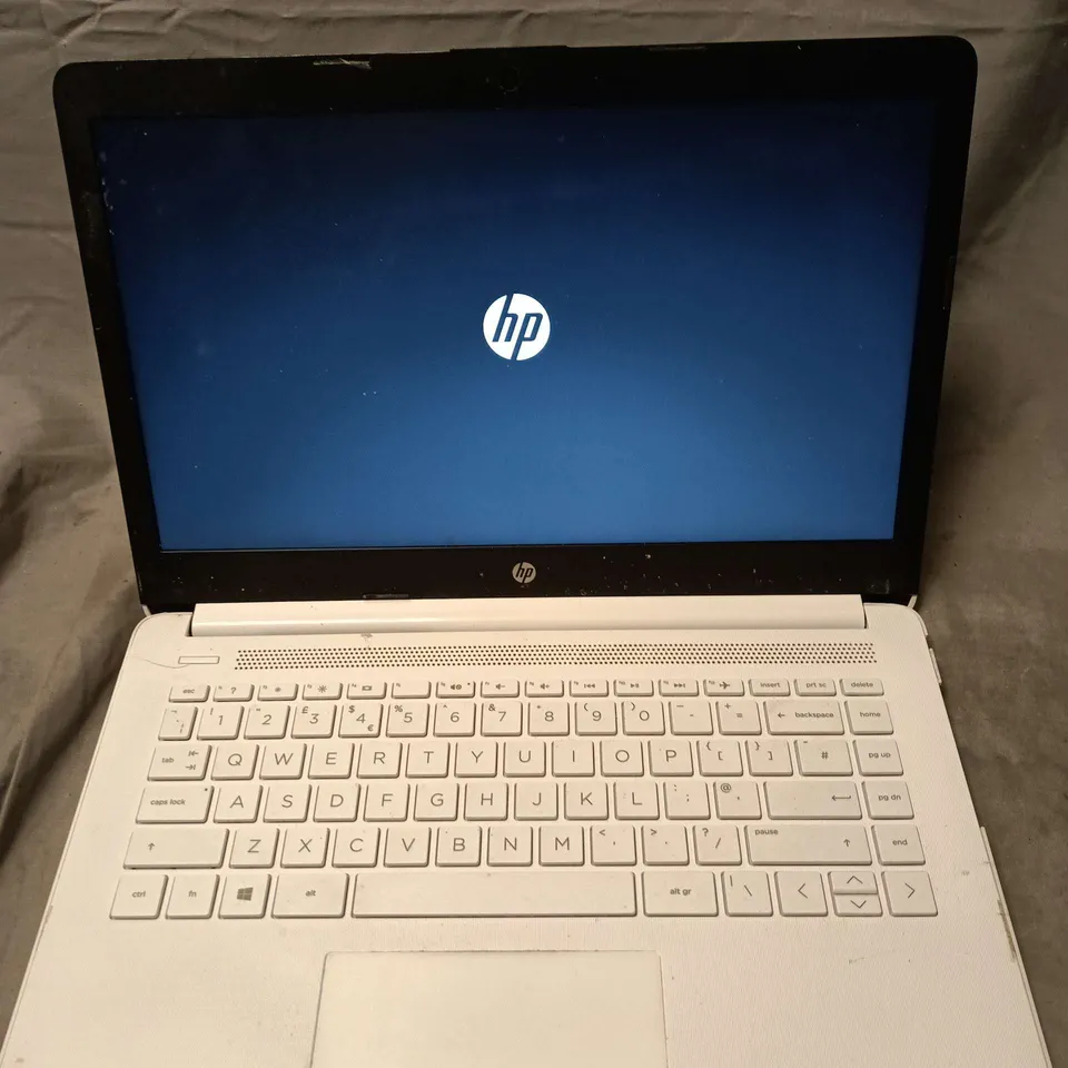 HP LAPTOP IN WHITE