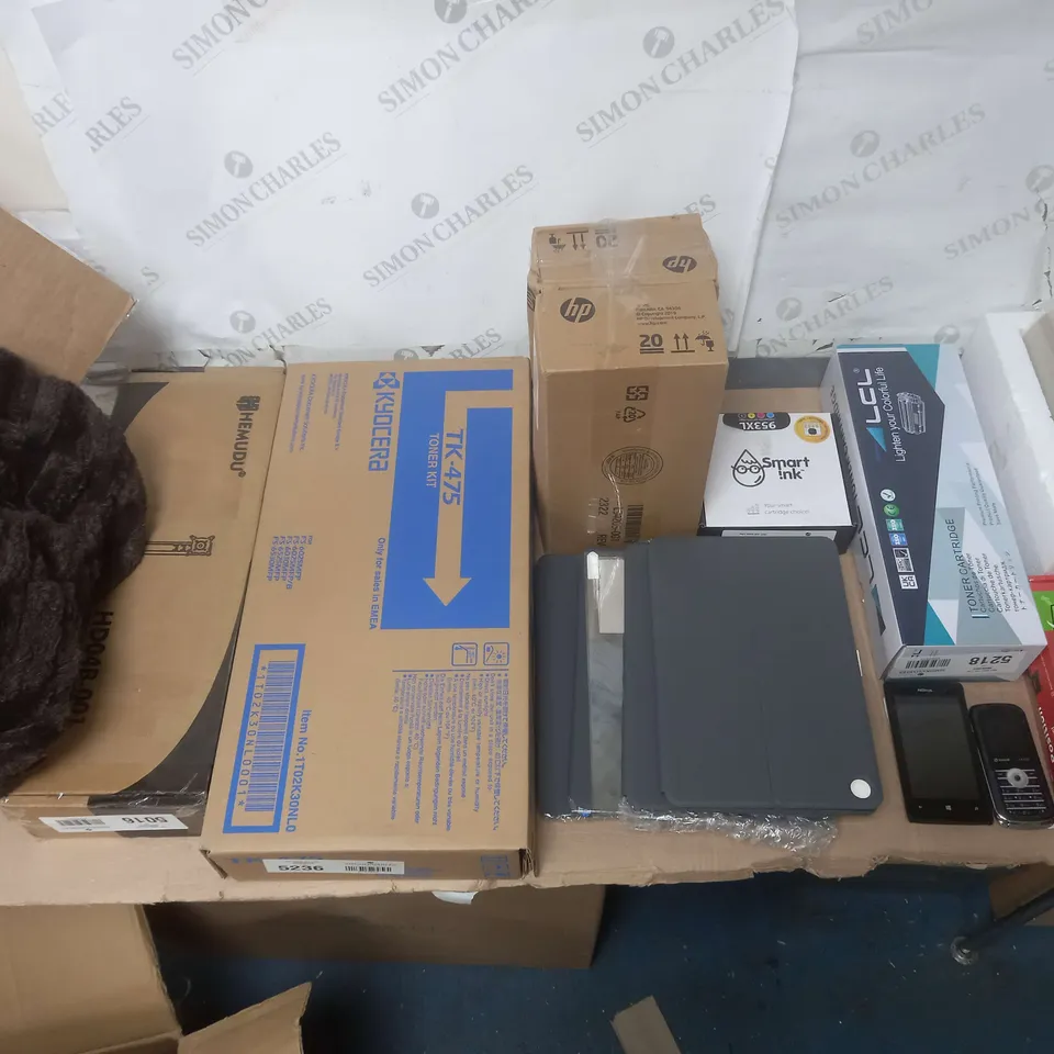 LOT OF APPROXIMATELY 14 ASSORTED ITEMS TO INCLUDE MULTI POSITION MONITOR STANDS, TONER CARTRIDGES, TABLET CASES AND YARDFORCE MOWER AND TRIMMER