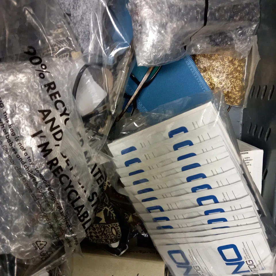 BOX OF APPROXIMATELY 20 ASSORTED JEWELLERY & GLASSES PRODUCTS TO CONTAIN SLEEP STONE NECKLACE, VARIOUS FRAMES, RINGS ETC  