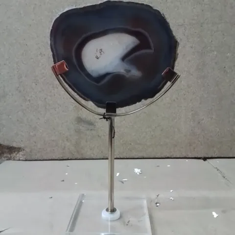 BOXED BLACK AGATE SCULPTURE 