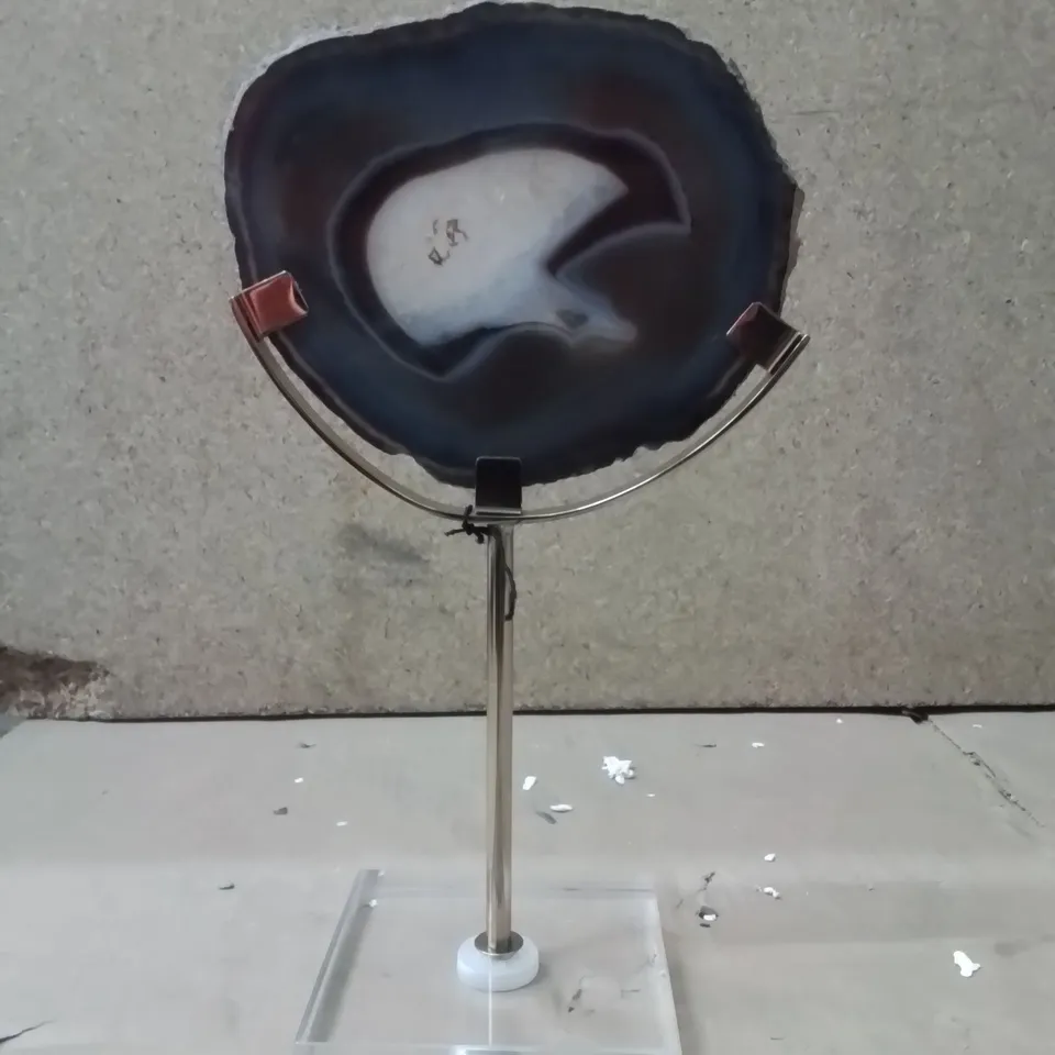 BOXED BLACK AGATE SCULPTURE
