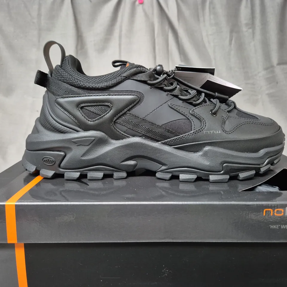 BOXED NO TWO WAYS M1 HIKE ULTIMATE BLACKOUT TRAINERS - UK 9 