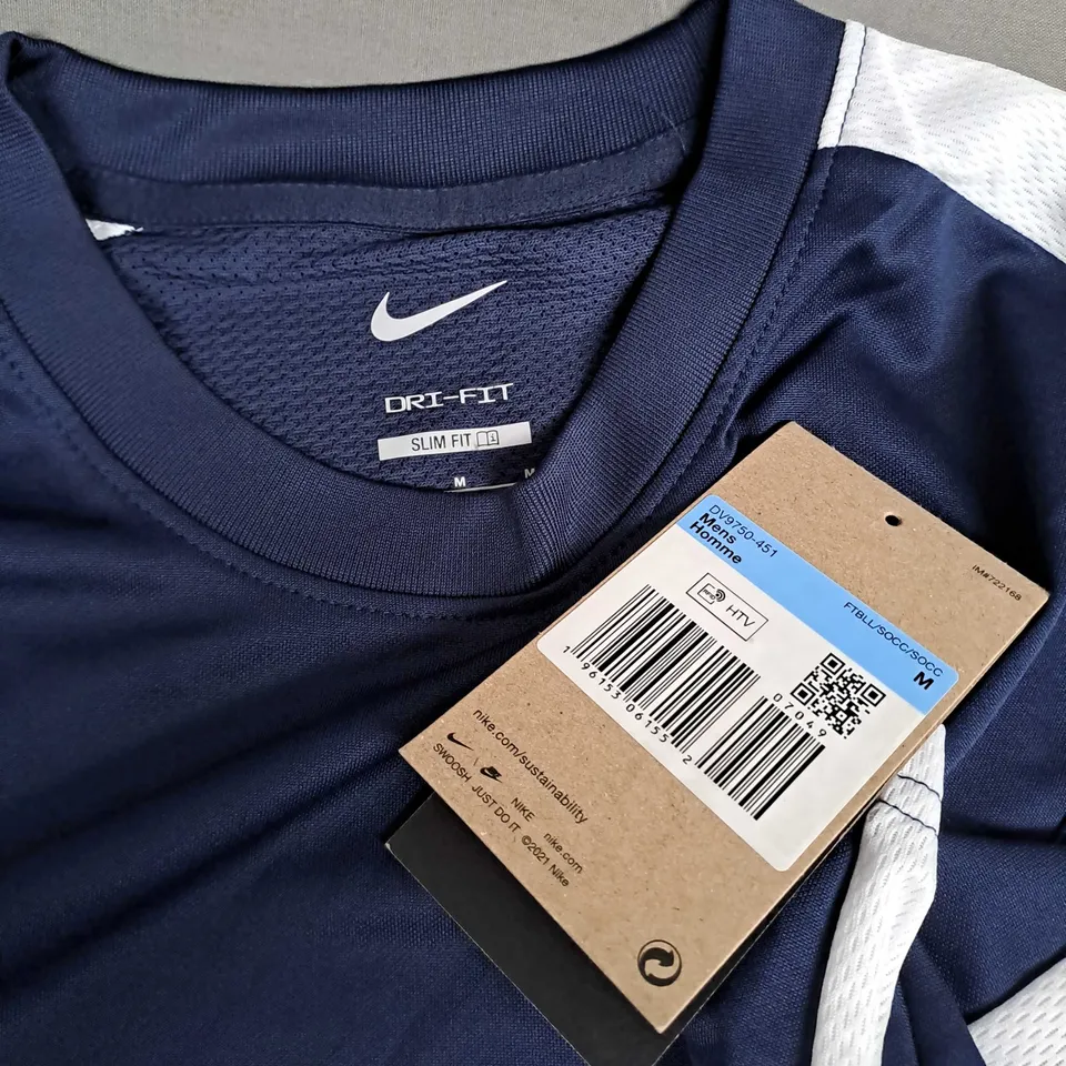NIKE ACADEMY TOP IN BLUE - MEDIUM