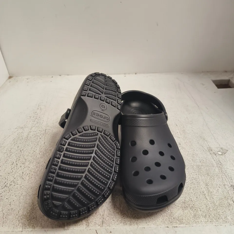 CROCS CLASSIC CLOG SANDALS – BLACK UK M12