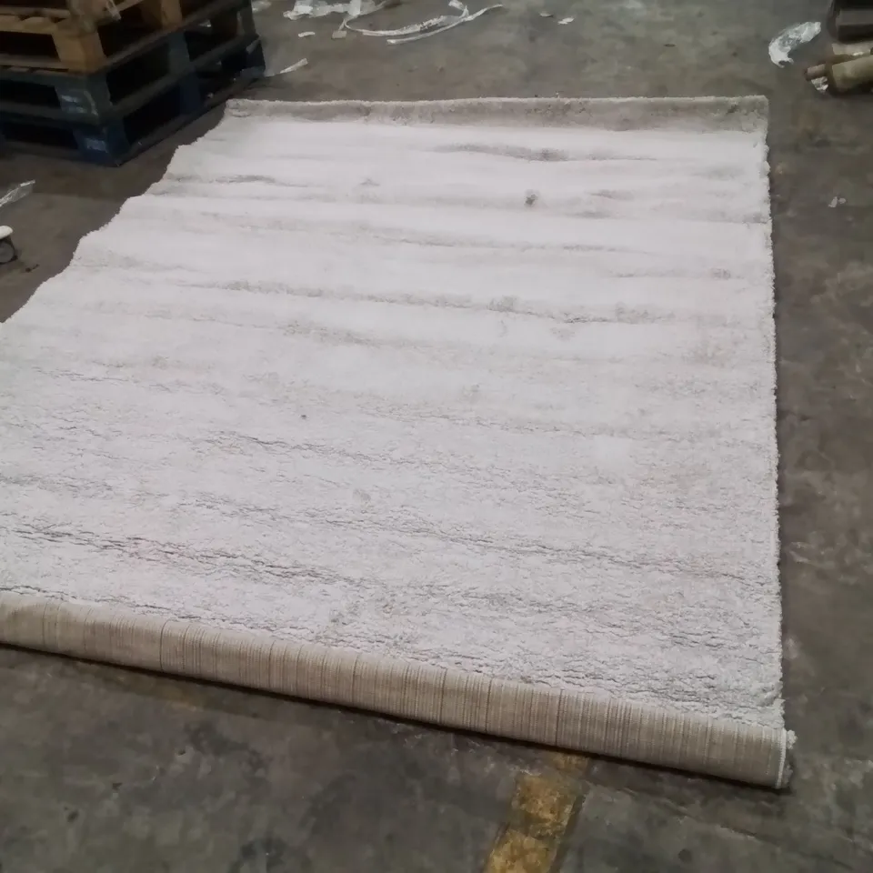 QUALITY DESIGNER AREA RUG - APPROXIMATELY 280X202