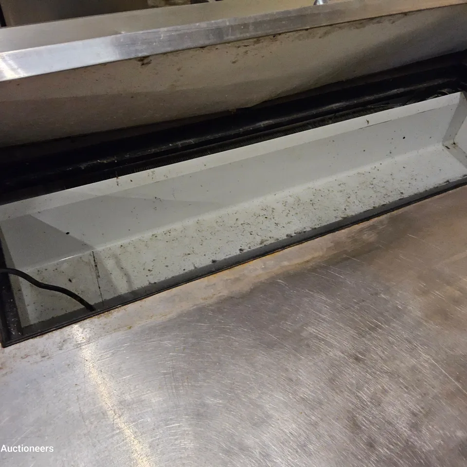TRUE REFRIGERATED PREP COUNTER FRIDGE