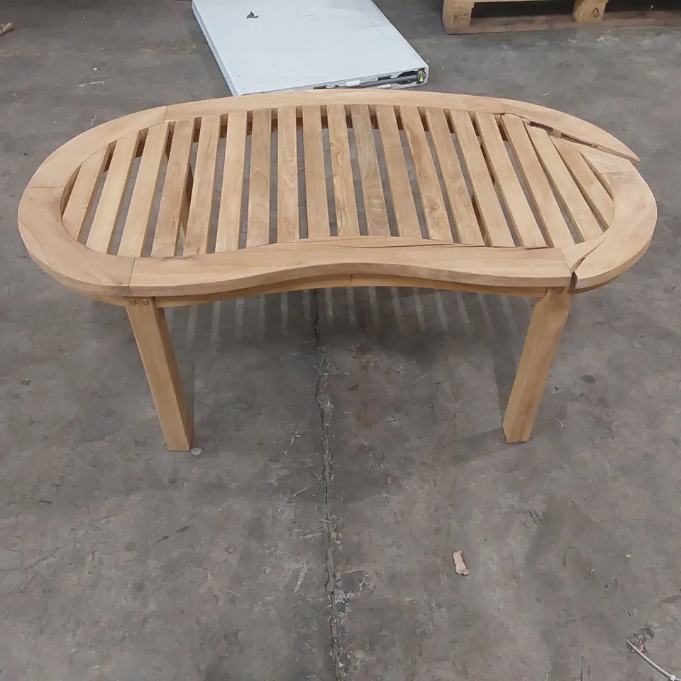 DAMAGED SOLID WOOD COFFEE TABLE