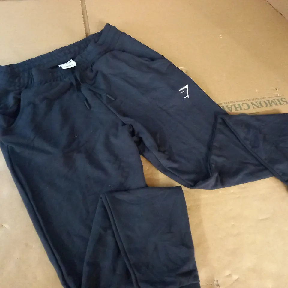 GYMSHARK BLACK JOGGERS - S