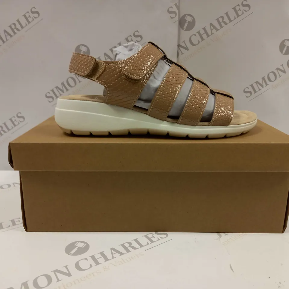 BOXED PAIR OF CUSHION WALK ONE TOUCH CLOSE SANDALS IN TAN - SIZE 3