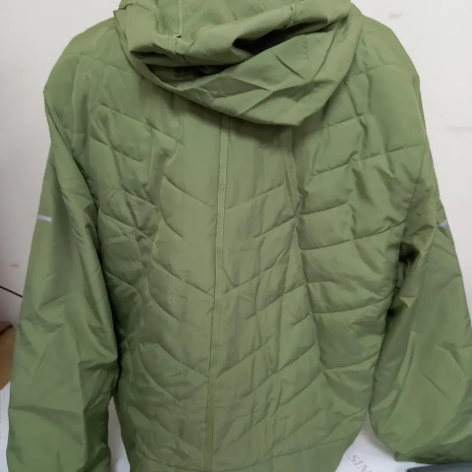 NIKE RUNNING MENS THERMA FIT ZIP UP COAT IN OLIVE GREEN - MEDIUM