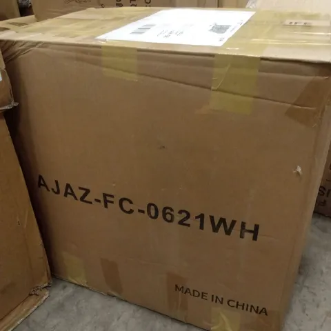 BOXED WHITE OFFICE/GAMING CHAIR