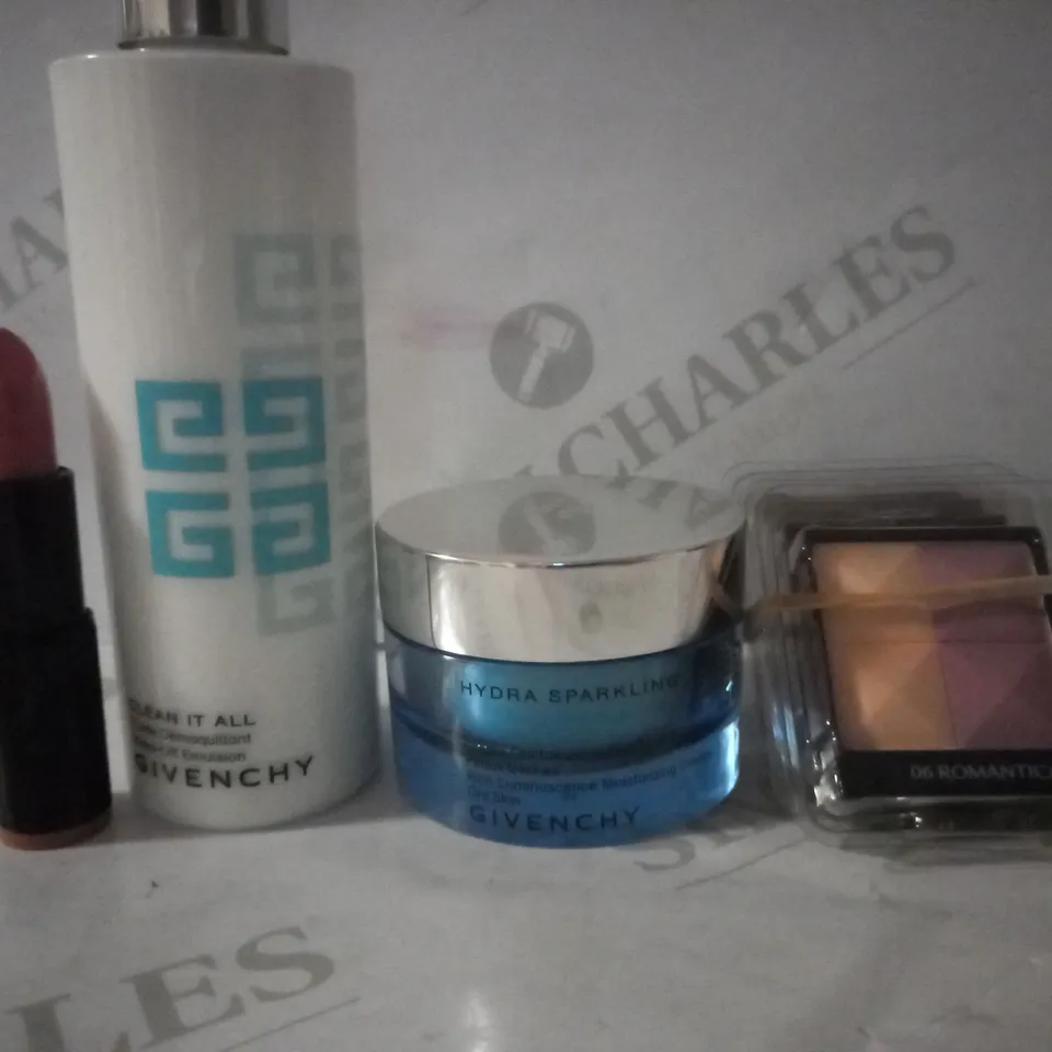 BOX OF APPROX 12 ASSORTED GIVENCHY TESTER PRODUCTS TO INCLUDE MOISTURIZING CREAM, PRISME BLUSH #ROMANITCA, LIPSTICK #SERIAL NUDE, ETC 