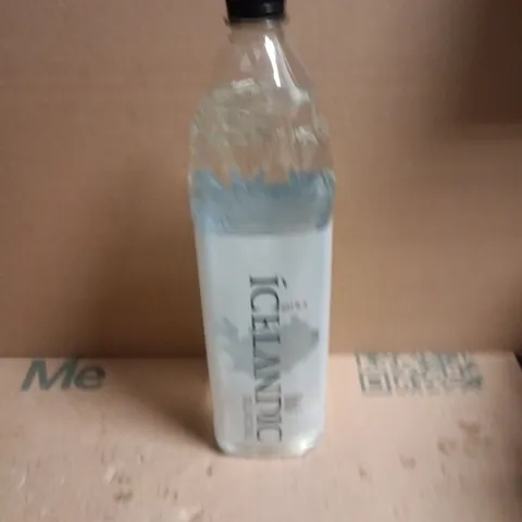 APPROXIMATELY 11 X ICELANDIC GLACIAL NATURAL MINERAL WATER 