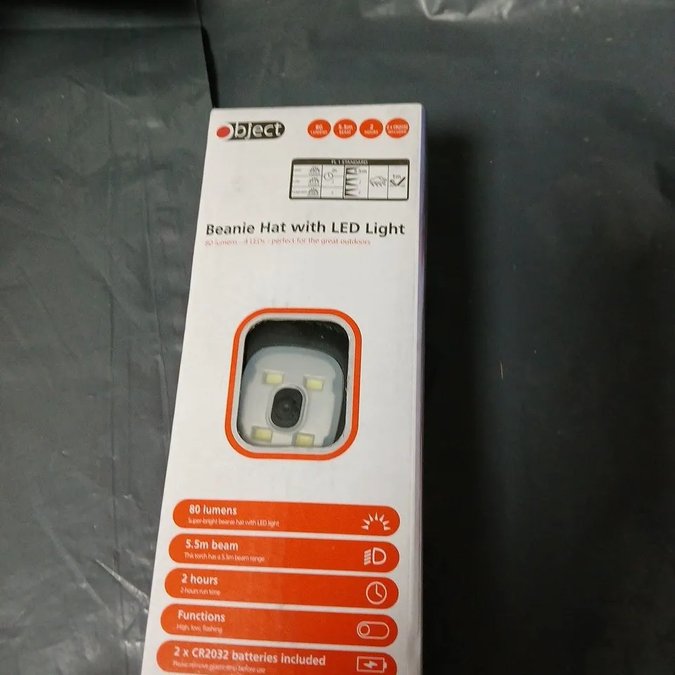 BOX OF APPROXIMATELY 30 ASSORTED ITEMS INCLUDING LED CLIP BOOK LIGHT , SOLO VISION GLASSES AND BEANIE HAT WITH LIGHT