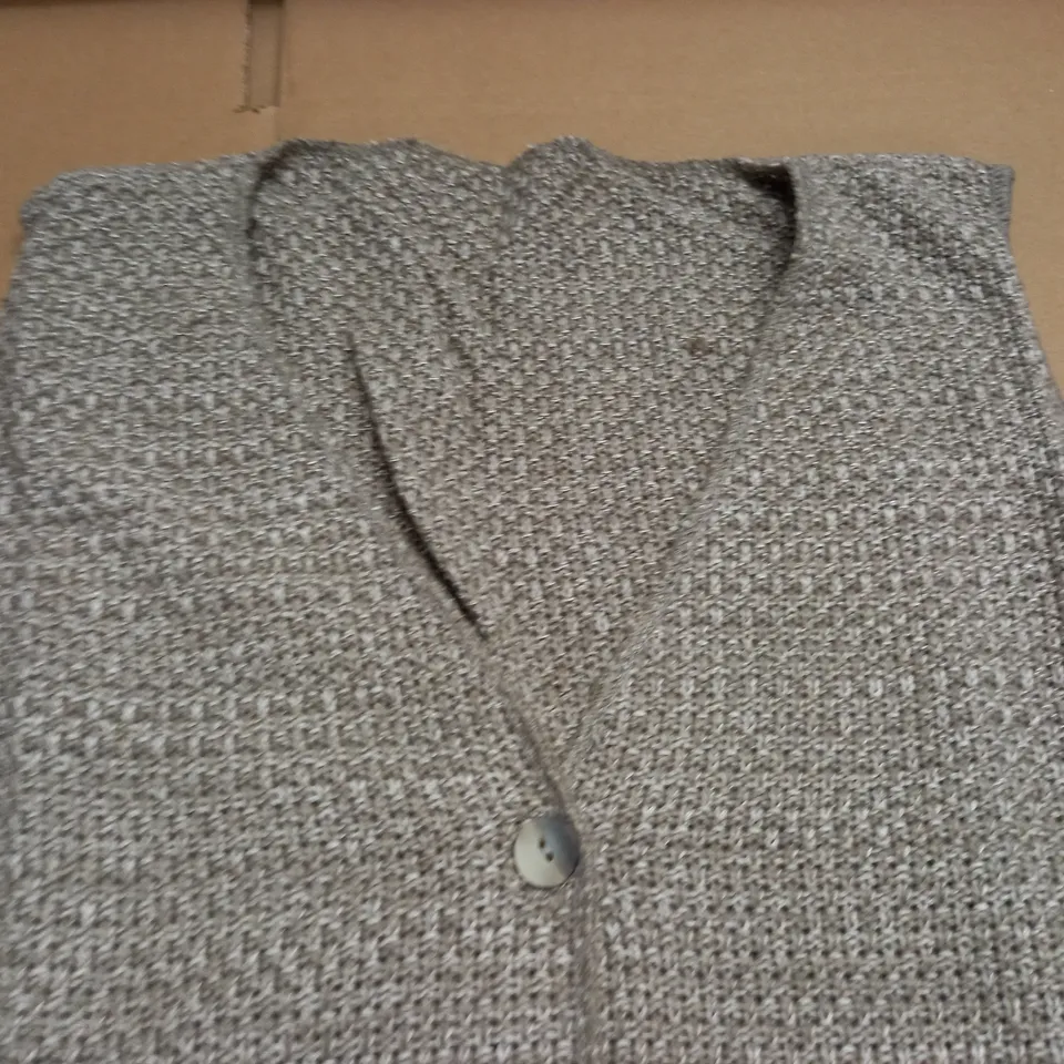 LARGE QUANTITY OF BAGGED AS NEW TEXTURED BUTTON FRONT VESTS - SIZE UNSPECIFIED