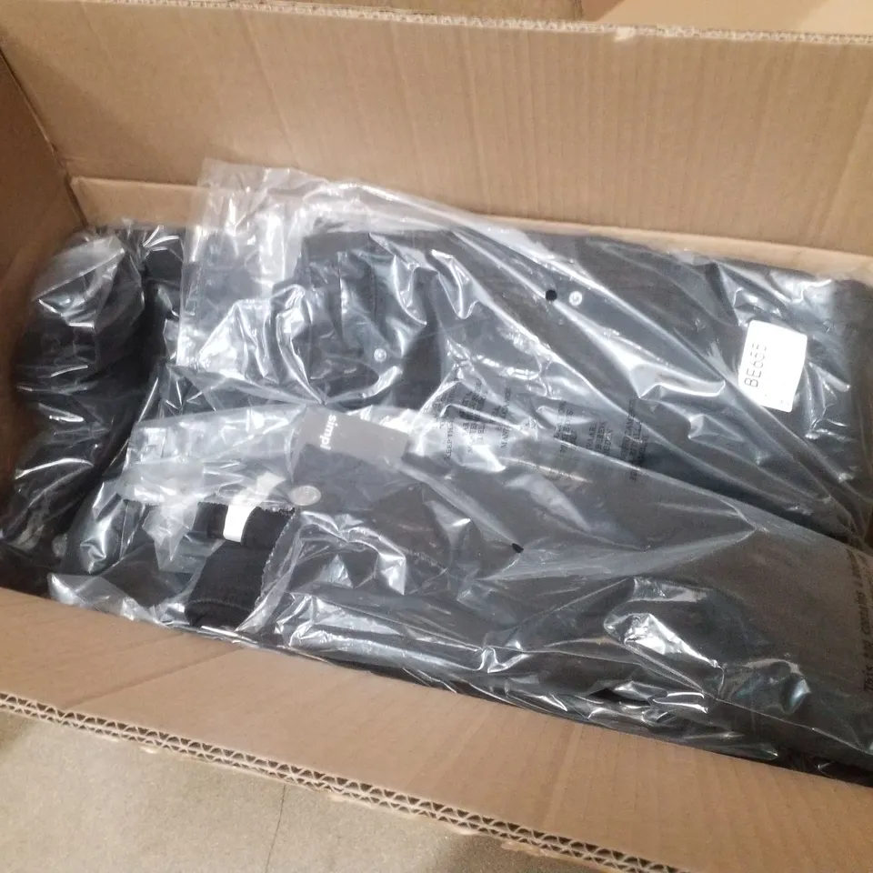 BOX CONTAINING APPROXIMATELY 8 BRAND NEW SIMPLY BE WASHED BLACK PLEAT DETAIL JEANS - 18L
