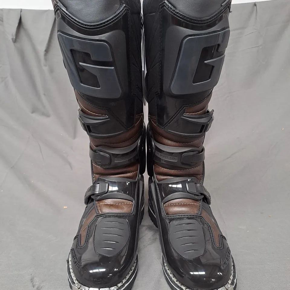 BOXED GAERNE FASTBACK ENDURANCE MOTORBIKE BOOTS SIZE 8