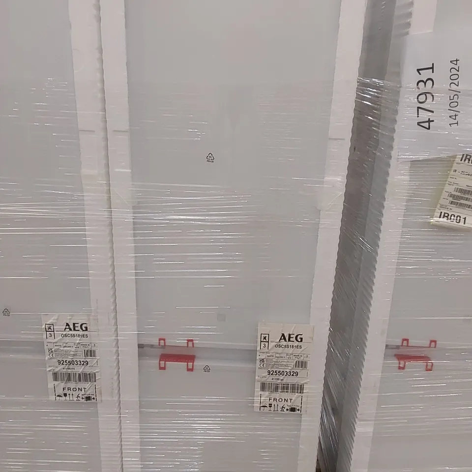 AEG OSC5S181ES LOW FROST INTEGRATED FRIDGE FREEZER, SLIDING HINGE, 70/30 RRP £500