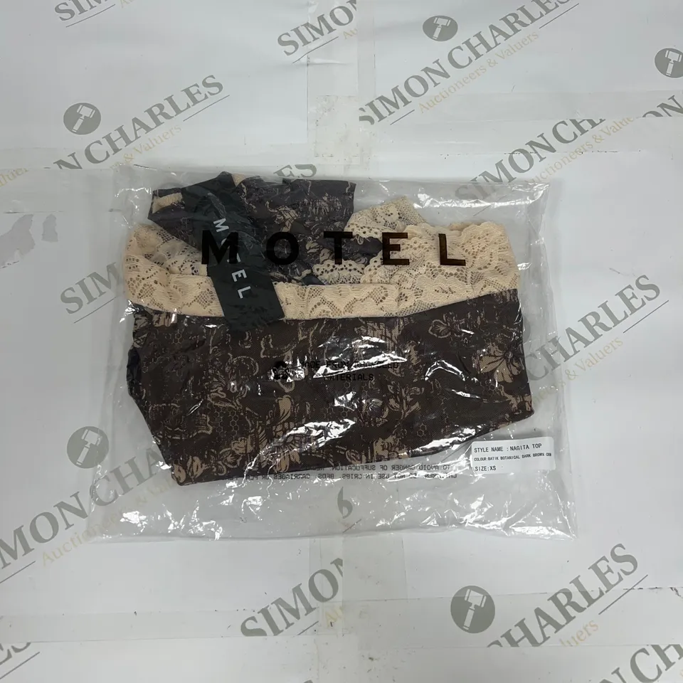 MOTEL BATIK BOTANICAL NAGITA TOP IN DARK BROWN SIZE XS