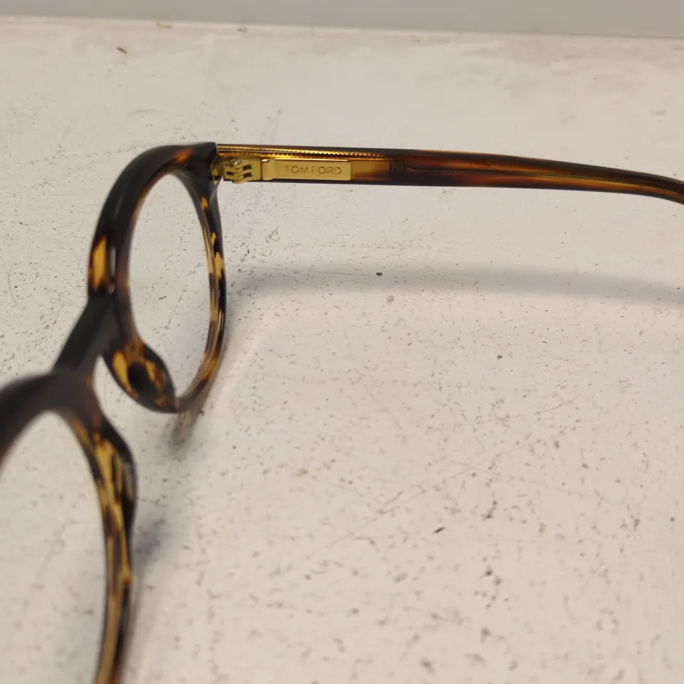 TOM FORD EYEWEAR – TORTOISESHELL ROUND-FRAME GLASSES, MADE IN ITALY