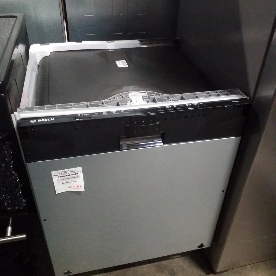 BOSCH SERIES 2 SMV2HTX02G FULL SIZE, 13-PLACE SETTINGS INTEGRATED DISHWASHER WITH INFO LIGHT